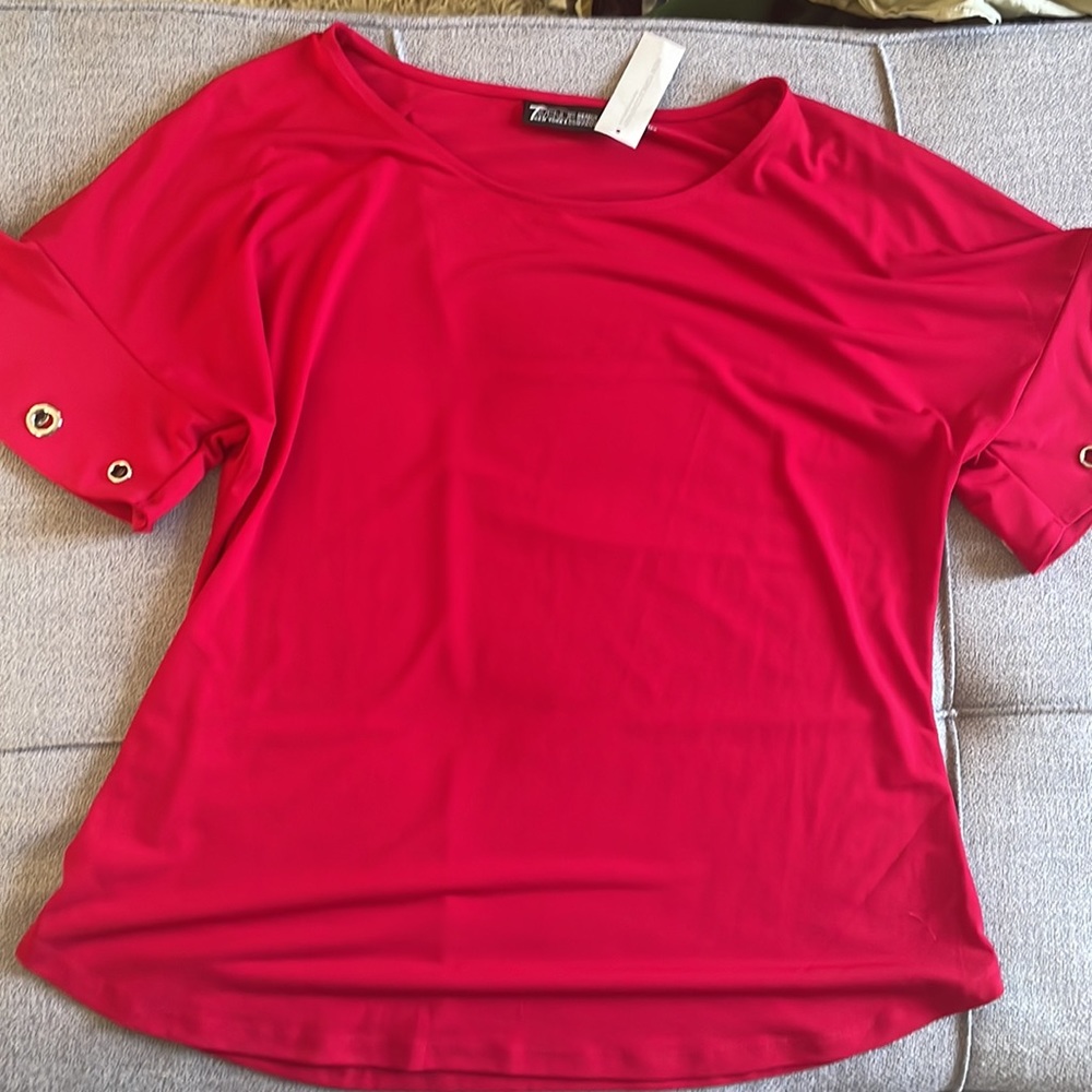 Red blouse - Picture 2 of 3